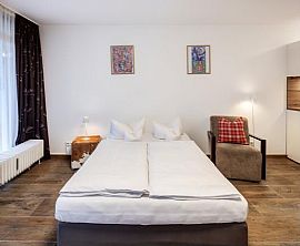 One Bedroom Apartment Available 13th St Nw, Washingtondc 20005  in Washington, DC (Photo 2 of 5)