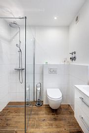 One Bedroom Apartment Available 13th St Nw, Washingtondc 20005  in Washington, DC (Photo 5 of 5)