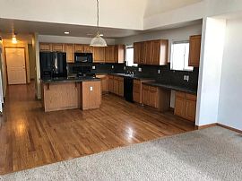 Single Family Homes For Rent  in Aurora, CO (Photo 4 of 7)