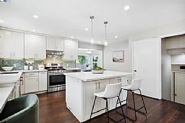 Updated Ranch  3 Bedrooms 2 Bath in Fantastic Location in Castro Valley, CA (Photo 3 of 7)