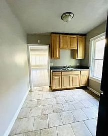 1020 South Irwin Avenue, Green Bay, Wi 54301 in Green Bay, WI (Photo 5 of 7)