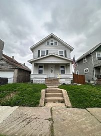 4 Bedroom, 1.5 Bathroom Single-Family Home in Canton, OH