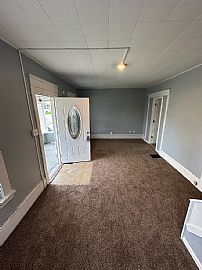 4 Bedroom, 1.5 Bathroom Single-Family Home in Canton, OH (Photo 2 of 9)