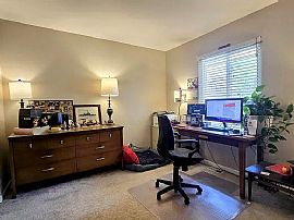 5 Oakmont Ct, Streamwood in Streamwood, IL (Photo 7 of 10)