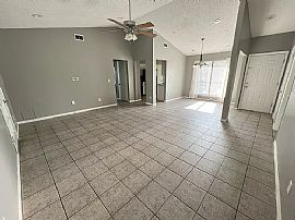 7194 Eagles Perch Dr in Jacksonville, FL (Photo 2 of 8)