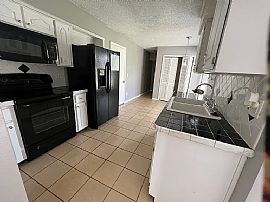 7194 Eagles Perch Dr in Jacksonville, FL (Photo 3 of 8)