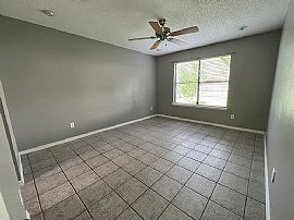 7194 Eagles Perch Dr in Jacksonville, FL (Photo 4 of 8)