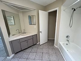 7194 Eagles Perch Dr in Jacksonville, FL (Photo 5 of 8)