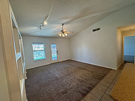 Great Home Conveniently Located N in El Paso, TX (Photo 5 of 10)