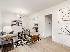 Great Remodeled Home Property Available  in Indianapolis, IN (Photo 2 of 10)