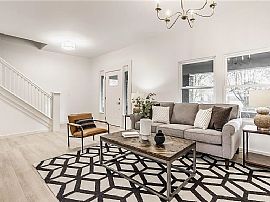 Great Remodeled Home Property Available  in Indianapolis, IN (Photo 3 of 10)