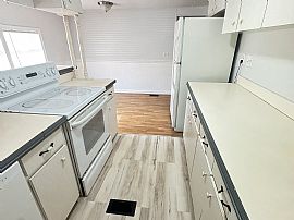 Charming Renovated Home For Rent Walk to Shops and Dining! in Lakeland, FL (Photo 2 of 10)