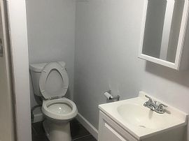 Charming Renovated Home For Rent Walk to Shops and Dining! in Lakeland, FL (Photo 9 of 10)