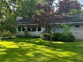 Charming 4 Bed, 2bath Home with Updated Kitchen and Off-Street  in Indianapolis, IN