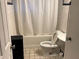 Charming 4 Bed, 2bath Home with Updated Kitchen and Off-Street  in Indianapolis, IN (Photo 4 of 10)