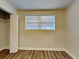 Newly Renovated 3/2 Corner Lot Home in Oak Hill. in Jacksonville, FL (Photo 10 of 12)