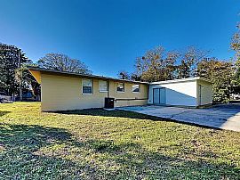 Newly Renovated 3/2 Corner Lot Home in Oak Hill. in Jacksonville, FL (Photo 12 of 12)