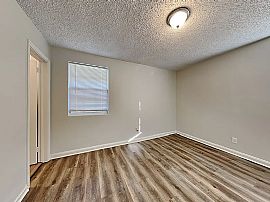 Newly Renovated 3/2 Corner Lot Home in Oak Hill. in Jacksonville, FL (Photo 8 of 12)