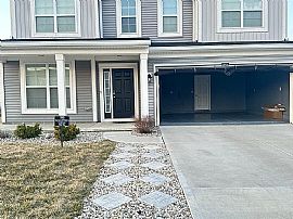 Spacious 3-Bedroom Home For Rent in The Suburbs of Indianapolis in Indianapolis, IN (Photo 2 of 10)