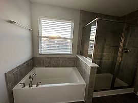 Spacious 3-Bedroom Home For Rent in The Suburbs of Indianapolis in Indianapolis, IN (Photo 4 of 10)