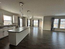 Spacious 3-Bedroom Home For Rent in The Suburbs of Indianapolis in Indianapolis, IN (Photo 8 of 10)