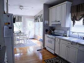 Charming 3-Bedroom Bungalow in Briarcliff Height in Atlanta, GA (Photo 10 of 10)