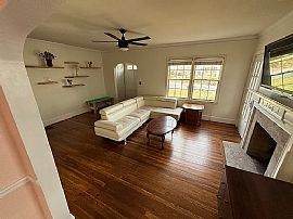 Freshly Painted Family Friendly Home For Rent. in Atlanta, GA (Photo 4 of 10)