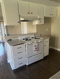 2 Beds 2 Baths - Apartment in Anaheim, CA (Photo 2 of 8)