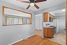 Welcome to This Charming 3 Bedroom, 1.5 Bathroom Home in Saint Louis, MO (Photo 5 of 8)