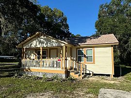 Immediate Availability. Quiet and Quaint 3-Bedroom 1 Bath, Newl in Gainesville, FL
