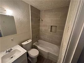 Great Home Conveniently Available  in Texas City, TX (Photo 10 of 10)