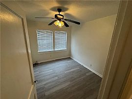 Great Home Conveniently Available  in Texas City, TX (Photo 8 of 10)