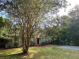 This Charming Home Is on a Quiet Street Centrally Located Close in Gainesville, FL (Photo 8 of 10)