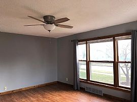 Cute 2 Bedroom 1 1/2 Bath Ranch House in Erb Park Neighborhood. in Appleton, WI (Photo 4 of 10)