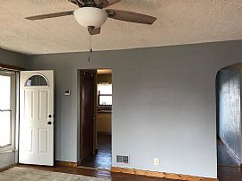 Cute 2 Bedroom 1 1/2 Bath Ranch House in Erb Park Neighborhood. in Appleton, WI (Photo 6 of 10)