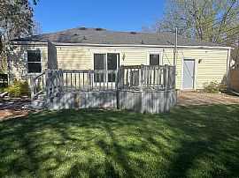 Cute 2 Bedroom 1 1/2 Bath Ranch House in Erb Park Neighborhood. in Appleton, WI (Photo 8 of 10)