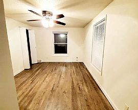 Duplex in North Appleton with 2 Bedrooms, 1.5 Baths  in Appleton, WI (Photo 5 of 9)