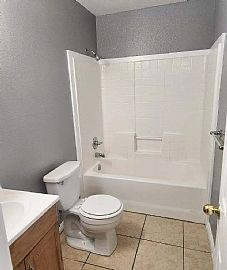 Freshly Painted 3/2 Duplex in Lacy Lakeview! in Waco, TX (Photo 2 of 8)