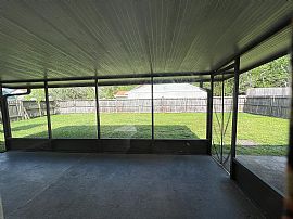 This Delightful 3-Bedroom, 2-Bathroom Single-Family Home Offers in Jacksonville, FL (Photo 11 of 12)