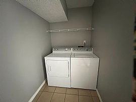 This Delightful 3-Bedroom, 2-Bathroom Single-Family Home Offers in Jacksonville, FL (Photo 5 of 12)