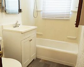 3 Bedroom/2 Bath. Family Room. Full Basement. Excellent Locatio in Fairmont, WV (Photo 6 of 10)