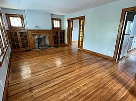 Renovated 3-Bedroom Home with 2-Car Garage and Garden Available  in Columbus, OH (Photo 2 of 10)