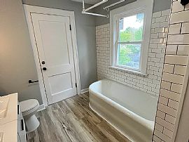 Renovated 3-Bedroom Home with 2-Car Garage and Garden Available  in Columbus, OH (Photo 4 of 10)