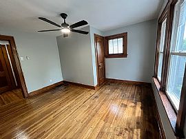 Renovated 3-Bedroom Home with 2-Car Garage and Garden Available  in Columbus, OH (Photo 6 of 10)