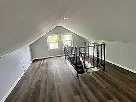Renovated 3-Bedroom Home with 2-Car Garage and Garden Available  in Columbus, OH (Photo 7 of 10)