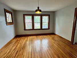Renovated 3-Bedroom Home with 2-Car Garage and Garden Available  in Columbus, OH (Photo 8 of 10)