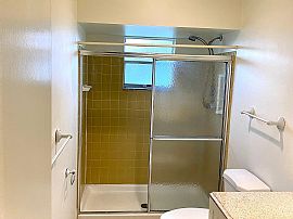 Charming 2 Bedroom and 2bath Available For Immediate Move In. in Orlando, FL (Photo 10 of 11)