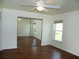 Charming 2 Bedroom and 2bath Available For Immediate Move In. in Orlando, FL (Photo 11 of 11)