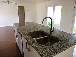 Charming 2 Bedroom and 2bath Available For Immediate Move In. in Orlando, FL (Photo 4 of 11)