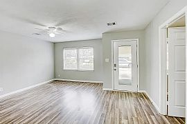 9317 Cathedral Dr in Vibrant Houston, Tx in Houston, TX (Photo 2 of 8)